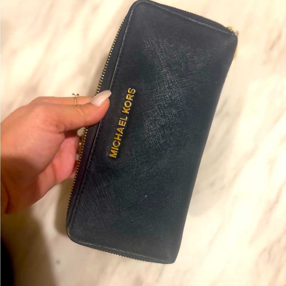 Great condition Michael Kors wallet